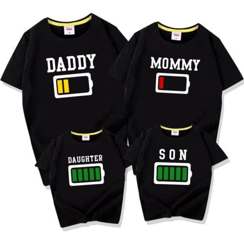 Family Matching Clothing Mom Father Son T-shirt Outfits Matching Mother and Daughter Clothes Short Sleeve Print Battery T-shirt