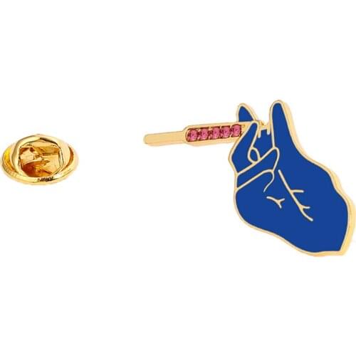 Syringe Enamel Pin Metal Blue Brooch Medical Pins Punk Jewelry Doctors Nurses Gift Crystal Lapel Pins Women Accessories