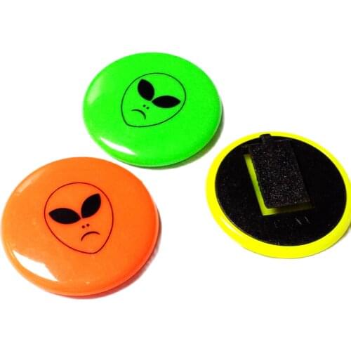 50X Wholesales Alien Badges Vintage Favour Pinata School Bag Birthday Party Favors Gift Novelty Birthday Prize Cake Decoration