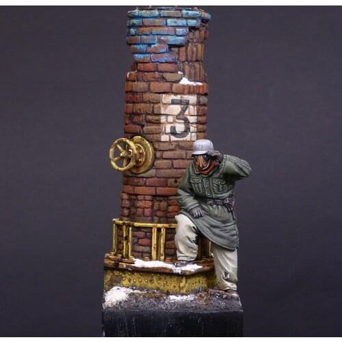 Resin Figure 1/35 ancient man stand with base Model Unassambled Unpainted Figure Building Kit