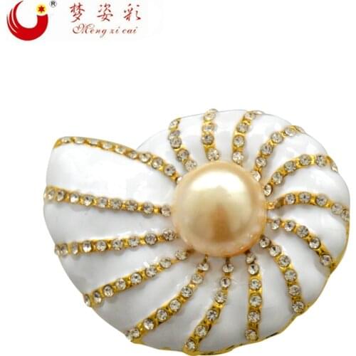 MZC New Delicate Crystal Conch Brooches Pins Chic Simulated-Pearl Rhinestones Brosche for Women Corsage Lapel Pins Mujer Brosh