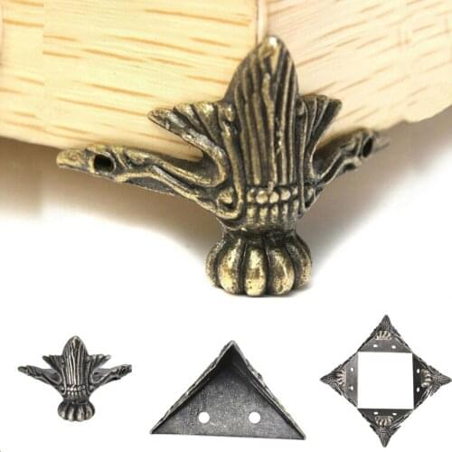 4PCS 42x30mm Antique Wood Box Feet Leg Corner Protector Triangle Rattan Carved Decorative Bracket For Furniture Hardware