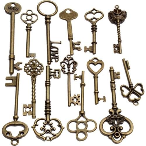 Set Of 18 Antique Vintage Old Look Bronze Skeleton Key Heart Bow Lock Pendant