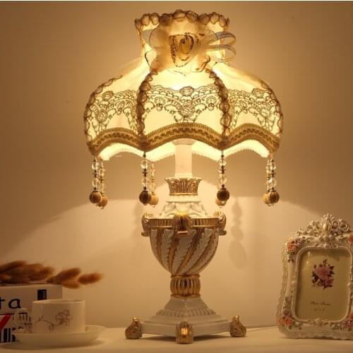 European Retro Table Lamp Fabric Lampshade Resin for Bedroom Decoration Bedside Lamp Home Indoor Desk Lamp