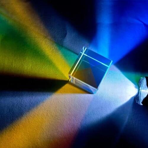 20*20*20mm/0.78*0.78*0.78in Optical Cube Prism Laser Beam Combination Toy Cube Glass Prism Rainbow Light Cube Prism