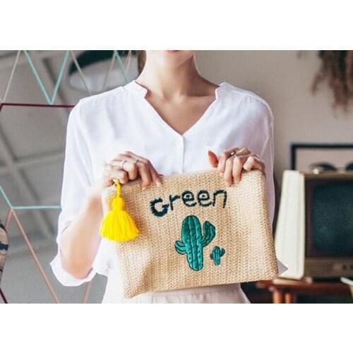 2017 Korea Women Woolen Envelope Clutch Bag Fruit Tassel Women hand Bag Small Fringe Knitting Purse Clutch Summer Beach Bag