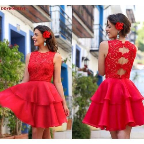 Red Cocktail Dresses 2020 Appliques Lace A-line Hollow Back Tiered Backless Mini Short Prom Gowns Homecoming Graduation