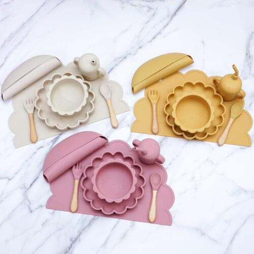 Kawaii Cartoon Baby Silicone Childrens Tableware Waterproof Bib Baby Dishes Plate Suction Bowl Mat Feeding Sippy Cup And Spoon