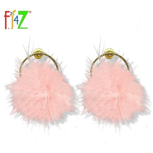 2016 Hot Fur Earrings Fashion Elegant Soft Mink Fur Ball golden Circle Cocktail stud Earring For Women Ear Jewelry Bijoux Femme