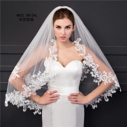Elbow Length Veil in Stock 2018 Two Layers Appliques Lace Soft Tulle Wedding Bridal Veils with Metal Comb