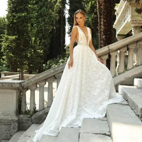 2021 Graceful V Neck Beach Wedding Dresses Backless Lace Bridal Gowns Vestido De Novia Plus size