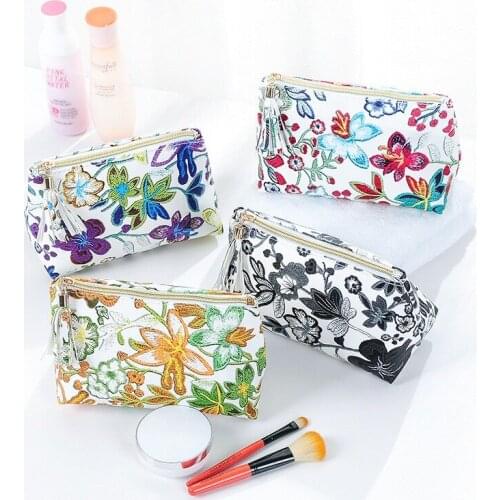 1 pcs Hua Yang tassel cosmetic bag cute girl heart portable hand-held cosmetics wash storage bag