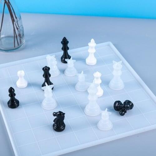 T84A DIY Crafts Making Tools Crystal Epoxy Resin Mold International Chess Checkerboard Casting Silicone Mould