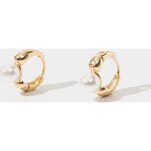 New Pearl Metal Retro Simple Beautiful Ladies Earrings Fashion Jewelry Wholesale and Retail