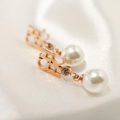 Fashion Exquisite Rose Gold Letter Chhc Pearl High quality Steel And Titanium Earring For Women