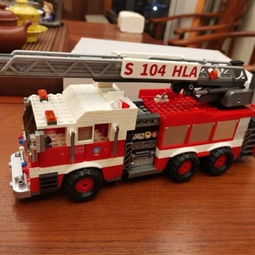 Fire Fighting Truck Building Blocks Airport Fire Engine High-altitude Fire Truck Water Tank Fire Truck Brick Model Toys Gift