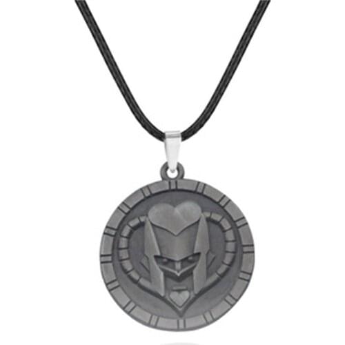 Anime JOJOS BIZARRE ADVENTURE Keychain Cosplay Necklace Metal KILLER QUEEN Keyring Holder Higashikata Josuke Jewelry