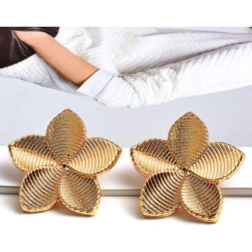 Vintage Metal Gold Color Flower Stud Earrings For Women New Fashion Statement Metal Earrings Jewelry Gifts Wholesale