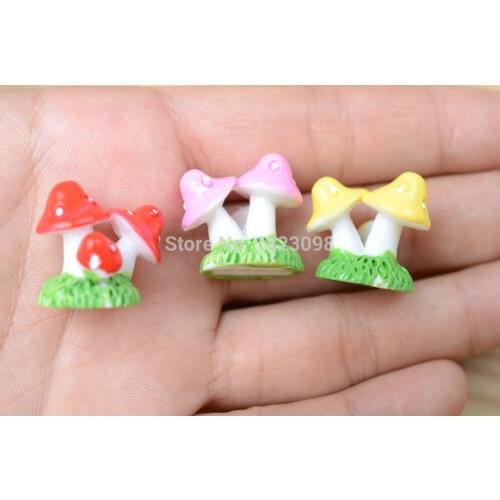 4 Pcs/lot Mini Small Mushroom 4 Color Small Ornaments Three Mushrooms Fairy Decor Home Decor Miniature Garden