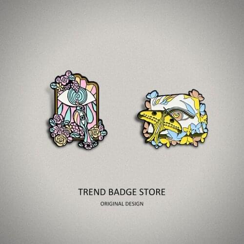 Personality Design Butterfly Creative brooch in the eyes of a shy bird with many eyes on a gorgeous feather