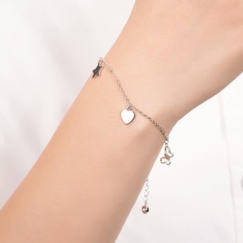 Jawiing Bracelets On The Leg