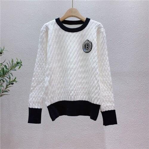 Women Knitted Sweater and Pullovers O neck Rhinestone badge sweater Black White Long Sleeve Pull Femme