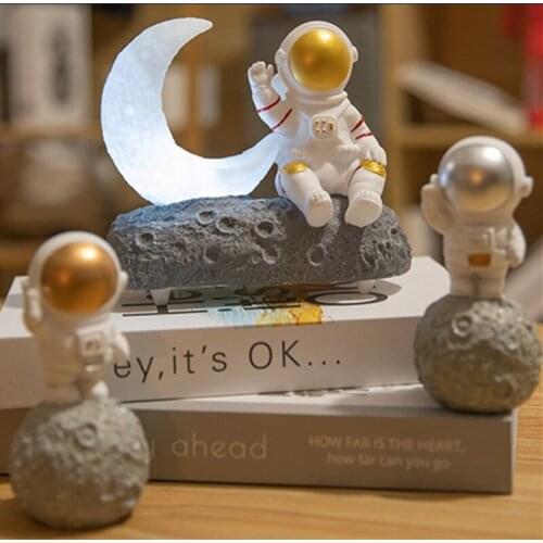 Moonlight Astronaut Model Bluetooth Speaker Decoration Audio Player Subwoofer System Music Center Birthday Gift Built-in Radio