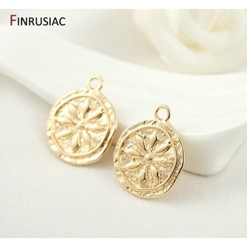 2021 Trendy Designer Charms For Jewelry Making 5 Types Bee / Flower / Portrait Pattern Round Commemorative Coin Pendant Gold