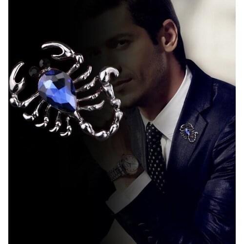 Fashion New Korean Crystal Scorpion Insect Metal Brooch Pin for Men Badge Lapel Shirt Suit Collar Pins Jewelry Accessories
