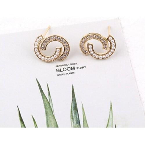 New Arrival Exquisite Bling Crystal Imitation Pearl Half Round Earrings for Women Charm Stud Earring Wedding Jewelry