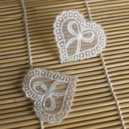 10pcs/lot Off White Heart Lace Applique Sewing Trims DIY Craft Lace for Wedding Dress Hair Costume Accessories Size 4*3.5cm