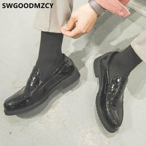Patent Leather Shoes Men Loafers Fashion Men Shoes Luxury Brand Designer Shoes Men High Quality Zapatos De Hombre Casuales Cuero
