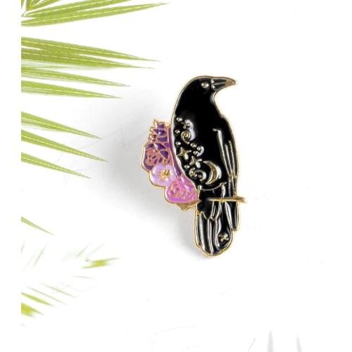 Gothic Raven Enamel Pins Six Of Crows Brooches Cartoon bird button Badge Fantasy Book Witch Animal Jewelry Gift for Friends kids