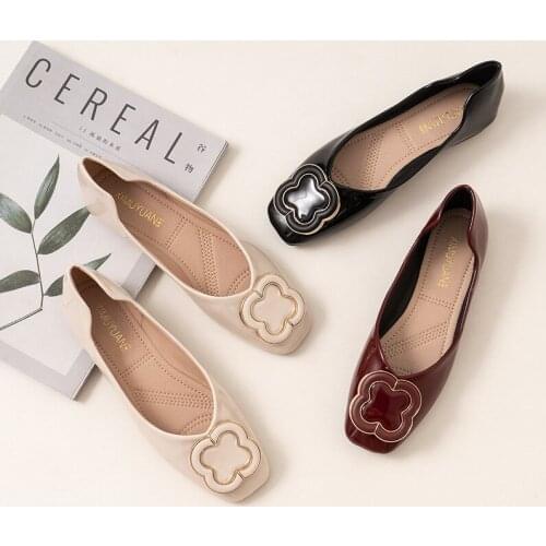 Plus Size 42/43 japanned leather flats woman flower metal buckle loafers ins grandma shoes women shiny square toe moccasins 2021