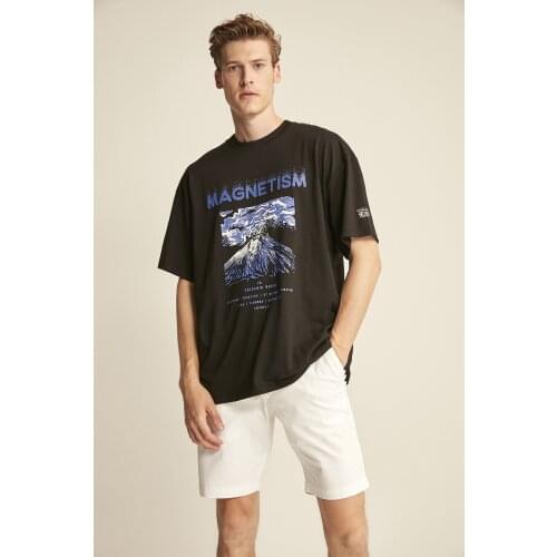Black-White-Gray Men 'S Basic On Size Printed Loose Cut T-shirt