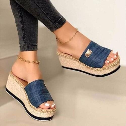 2020 New Female Slipper Platform Wedges Fashion Heeled Shoe Explosion Casual Summer Slides Slipper Women