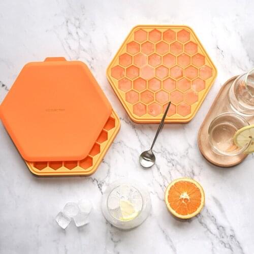 Newest Arrival 37 Grids Honeycomb Ice Making Food Grade silica gel Silicone Mold Practical Solid Color Food Supplement Box