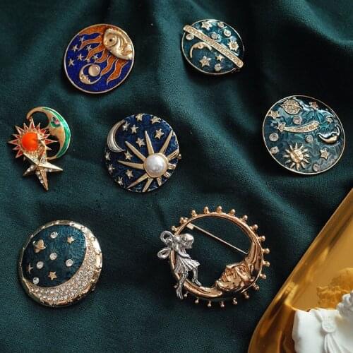 1pc European Vintage Elf Star Moon Badge Charming Sun Shape Pin Metal Lapel Brooch Women Clothing Jacket Decor Accessories