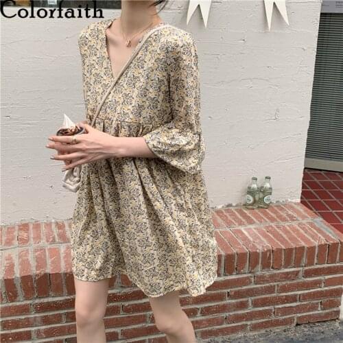 Colorfaith New 2021 Women Summer Dresses V-Neck High Waist Printed Floral Vintage Korean Pagoda Sleeve Lady Mini Dresses DRM287