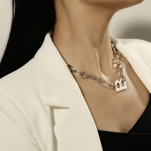 NEW Simple Sexy Metal B Letter Pendant Choker Necklace Bridal Punk Minimalism Clavicle Jewelry For Women and Girl