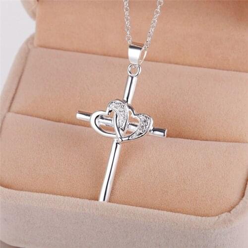 Fashion Charm Necklaces Creative Rhinestone Heart Cross Necklace Women Jewelry Gift Accessories Choker Necklaces Pendants