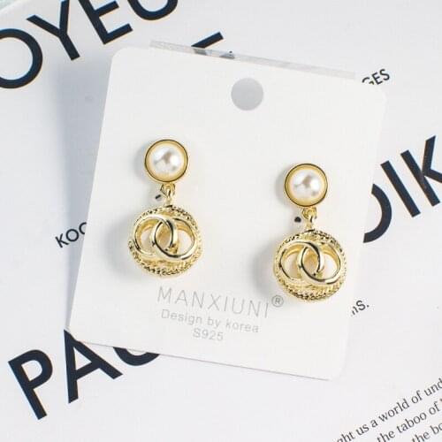 2021 New Fashion Korean Oversized White Pearl Drop Earrings for Women Bohemian Golden Round Pearl Wedding Earrings Jewelry Gift