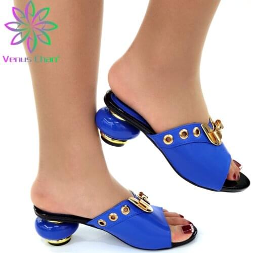 Nigerian Hot Selling Comfortable 2021 Slippers Blue Color African Women Shoes with Crystal Dew Ladies for Garden Party