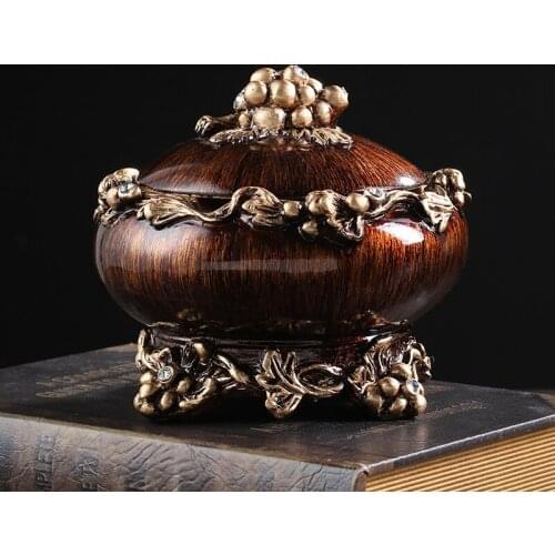 European Resin Retro Luxury Ashtray American Home Upscale Decorations Living Room Office Coffee Table Cigar Ashtray Decoration