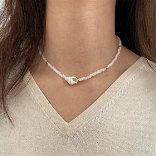 Bohemian Style Hand-Woven White Bead Shell Necklace Womens Clavicle Chain Necklace Ethnic Jewelry Accessories