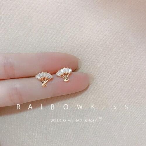 Crystal Fan Stud Earrings For Women Simple Hollow Small Sector Geometry Shiny Micro Inlaid Zirconia Ear Ring Lady Trendy Jewelry