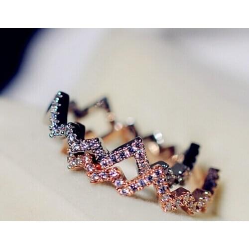 New Elegant Woman Rings Shiny Zircon Wave Personality Full Stones Finger Wedding Ring Fashion Accessories Trendy Jewelry