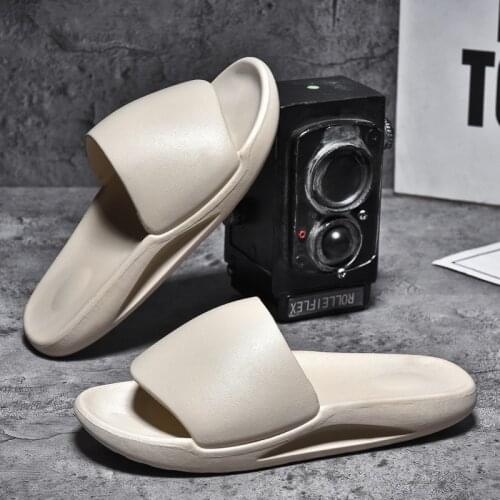 Summer Outdoor Comfortable Soft Slippers Men Women Indoor No-Slip Bathroom Home Shoes Flat Thick Sole Slides Light Beach Sandals
