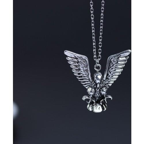 Neo-gothic Retro Mens And Womens Necklace Eagle-shaped Pendant Fashion Hip-hop Alloy Clavicle Chain Mens Cool Pendant Gift