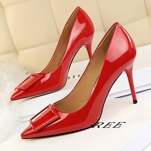 Classic Women Pumps Shoes On Heels 9cm Ladies Office Shoes Square Button High Heel Shoes Patent Leather Pumps Female Stiletto